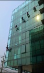 บริการทำความสะอาดกระจกในที่สูง  ขอนแก่น - Security United Leader Cleaning Service Co.,Ltd. 