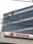 ทำความสะอาดกระจกโชว์รูม ขอนแก่น - Security United Leader Cleaning Service Co.,Ltd. 