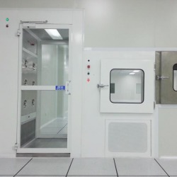 ตู้เป่าลมสำหรับบุคคล (Air Shower) และตู้ส่งของ (Pass Box)