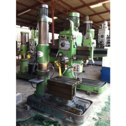 เครื่องจักรรุ่น Drilling
