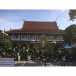 รับเหมาก่อสร้าง