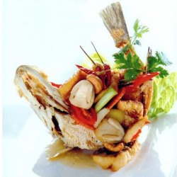 ปลาทอดผัดเม็ดมะม่วงหิมพานต์ 