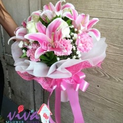 รับจัดช่อดอกไม้ลิลลี่