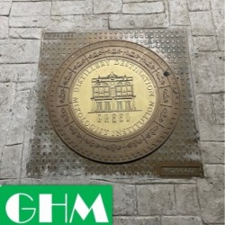 Receive work to make steel doors according to the customer's design.