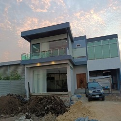 รับออกแบบประตูกระจกอลูมิเนียม