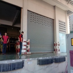 รับติดตั้งประตูเหล็กม้วนอัตโนมัติ