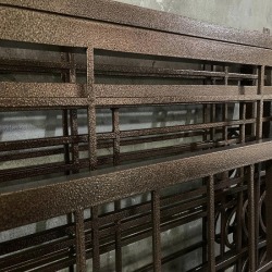 Accepting powder coating on metal pieces