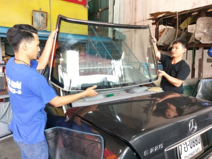 เปลี่ยนกระจกรถยนต์ร้าว - ติดตั้งกระจกรถยนต์ พัฒนาการ-สินไทย กระจกรถยนต์ (1997)