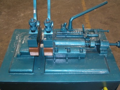 เครื่องต่อลวด รุ่น DSH 130 - ผู้ผลิตเครื่องเชื่อม เครื่องชุบโลหะ เครื่องทอตะแกรง เครื่องรีดลวด