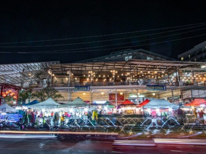 ตลาดของกินโต้รุ่ง สตรีทฟู้ดในภูเก็ต