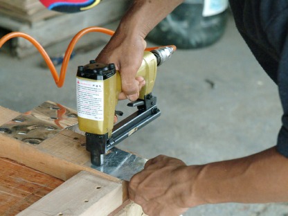 การประกอบพาเลทไม้ โรงงานพาเลทไม้ กรดา - โรงงานผลิตพาเลทไม้ ปทุมธานี - กรดา