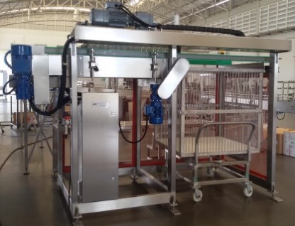 เครื่องลำเลียงขวดแก้วเปล่าใส่สายพาน - โรงงานรับผลิตเครื่องจักรบรรจุภัณฑ์