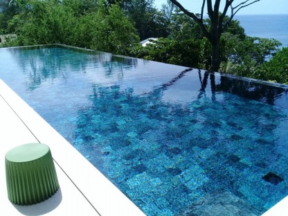 สระน้ำแร่ คุณเพชรมณี กะตะ - รับออกแบบและสร้างสระว่ายน้ำ ภูเก็ต