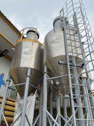 รับซื้อถังเหล็ก ถังสแตนเลส ถังไฟเบอร์ ถังใต้ดิน ถังผสม - บริษัท รวมเศษชลบุรี 83 จำกัด