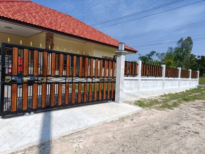 รั้วเหล็กผสมลายไม้ เพชรบุรี - ช่างเหล็กดัด เพชรบุรี - สมบูรณ์ การช่าง