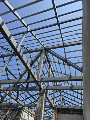 รับทำโครหลังคาเพชรบุรี - ช่างเหล็กดัด เพชรบุรี - สมบูรณ์ การช่าง