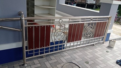 รั่วแสตนเลสราคาถูก - ช่างเหล็กดัด เพชรบุรี - สมบูรณ์ การช่าง