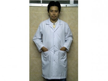 ตัดชุดยูนิฟอร์ม - <p>เสื้อกราวน์ยาวแขนยาวติดกระดุมกระเป๋า</p>
