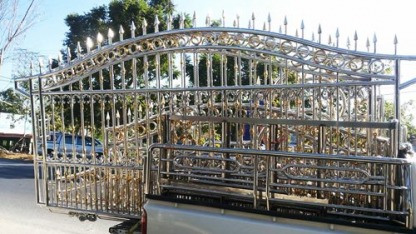 ออกแบบประตูสแตนเลสราคาถูก ปทุมธานี - ร้านน้องใหม่สแตนเลส ปทุมธานี