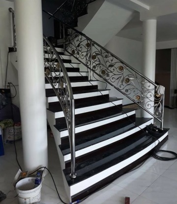 รับติดตั้งราวบันไดสแตนเลส ปทุมธานี - ร้านน้องใหม่สแตนเลส ปทุมธานี