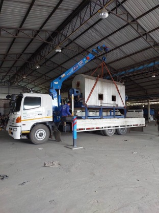 รถรับจ้างพร้อมบริการยก ชลบุรี - รถบรรทุกรับจ้าง ชลบุรี โชคบุญมาขนส่ง