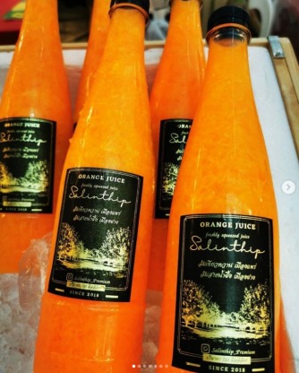 พร้อมส่งน้ำส้มคั้นพร้อมเนื้อเน้นๆ ราคาถูก - น้ำส้มคั้นสดสลิลทิพย์