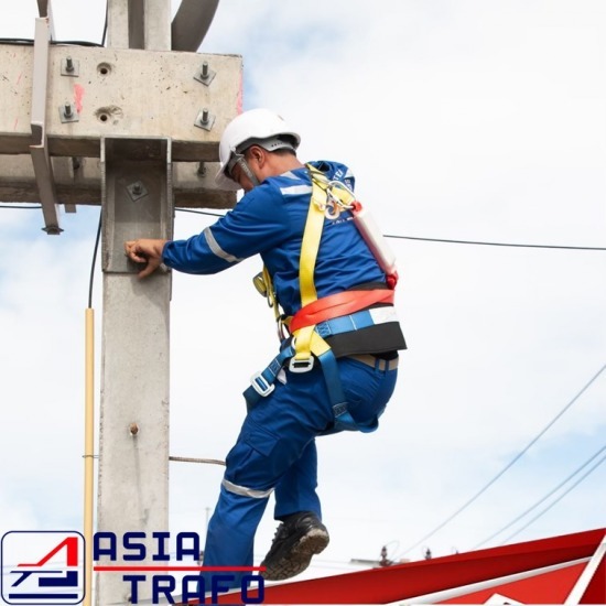 Repairing electrical transformers. Repairing high voltage transformers.  Repairing electrical transformers. 