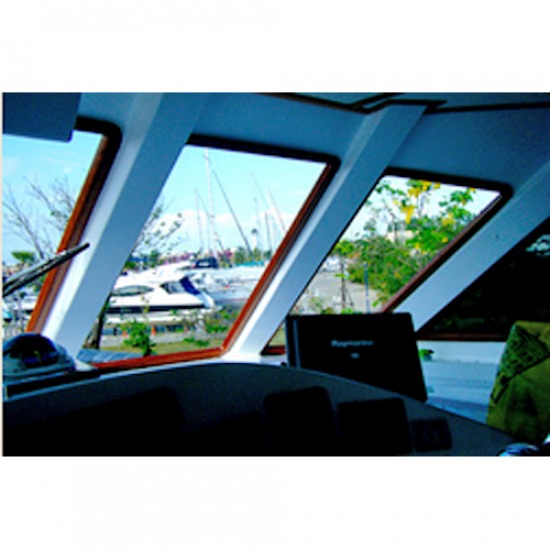 กระจกโค้งเรือ กระจกนิรภัย   กระจกกรองแสงอาคาร   กระจกกรองแสง   ฟิล์มกรองแสง   กระจกรถยนต์   กระจกโค้งเรือ   หน้าต่างเรือ 