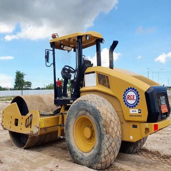 Backhoe for rent in Rayong Backhoe for rent in Rayong 