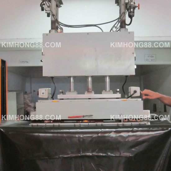 ตัดเย็บผ้าใบตามสั่ง 