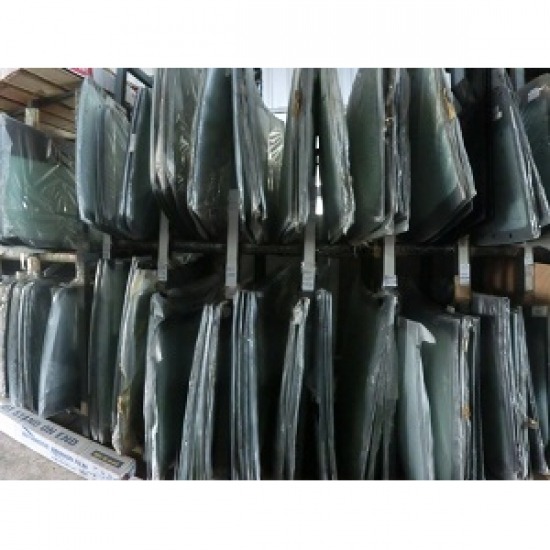 รับเปลี่ยนกระจกรถยนต์ สุรินทร์ กระจกรถยนต์ สุรินทร์  ติดตั้งกระจกรถยนต์ สุรินทร์  เปลี่ยนกระจกรถยนต์ร้าว สุรินทร์ 