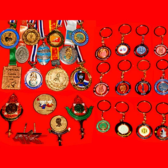 เหรียญรางวัล ของขวัญ ของชำร่วย เหรียญกีฬา เหรียญที่ระลึก พวงกุญแจ การ์ด โล่ ถ้วยรางวัล เหรียญรางวัล ที่ทับกระดาษ ที่หนีบโน๊ต เข็มกลัด ของพรีเมี่ยม หัวเข็มขัด 