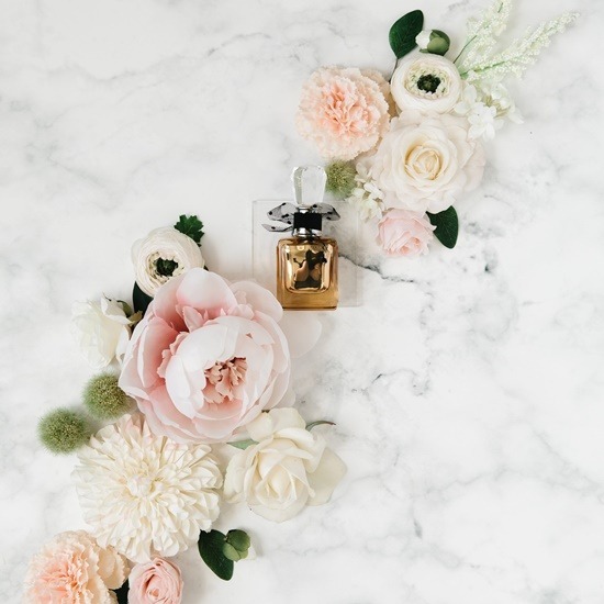 หัวน้ำหอมกลิ่นดอกไม้ ราคาส่ง หัวน้ำหอมกลิ่นดอกไม้ ราคาส่ง  หัวน้ำหอมดอกไม้ไทย  ขายส่งหัวน้ำหอมกลิ่นดอกไม้  หัวเชื้อน้ำหอมกลิ่นดอกไม้ 