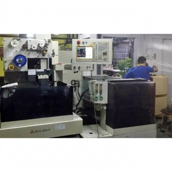 Repairing metal stamping dies Repairing metal stamping dies  Fixing plastic injection mold  Mold repair  Repair mold 