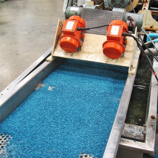 Recycled plastic smelter Recycled plastic smelter 