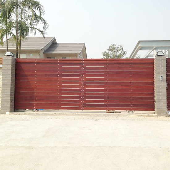 ประตูสแตนเลสรีโมทอัตโนมัติ ประตูสแตนเลสผสมไม้  หน้าต่างสแตนเลส  รั้วสแตนเลส  ประตูสแตนเลสรีโมทอัตโนมัติ  มุ้งลวดเหล็กดัด  กระจกอลูมิเนียม  โครงหลังคา  โรงจอดรถ  ระแนงรั้ว  งานประตู  ช่องรั้ว  รั้วกันตก  ราวบันได 