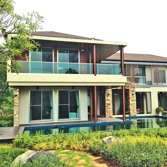 กระจกอลูมิเนียม ประตูสแตนเลสผสมไม้  หน้าต่างสแตนเลส  รั้วสแตนเลส  ประตูสแตนเลสรีโมทอัตโนมัติ  มุ้งลวดเหล็กดัด  กระจกอลูมิเนียม  โครงหลังคา  โรงจอดรถ  ระแนงรั้ว  งานประตู  ช่องรั้ว  รั้วกันตก  ราวบันได 