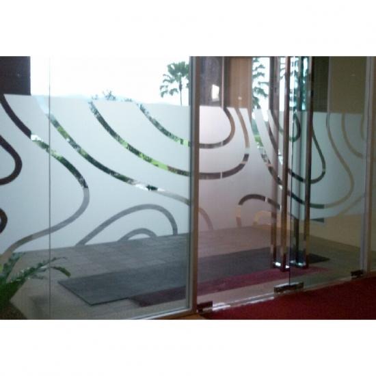 รับติดสติ๊กเกอร์กระจก รับติดสติ๊กเกอร์กระจก 