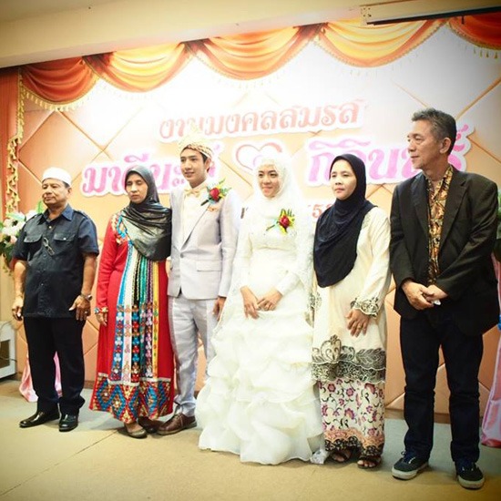 เช่าชุดเจ้าบ่าวเจ้าสาวอิสลาม ชุดแต่งงาน   เช่าชุดแต่งงาน   ชุดไทย   ชุดแต่งงานอิสลาม   ชุดราตรี   ชุดสูท   ชุดเดรส   รับออกแบบตัดเย็บเสื้อผ้าบุรุษและสตรี    ห้องเสื้อซิกส์ฟินิกส์เวดดิ้ง   เช่าชุดเจ้าบ่าวเจ้าสาวอิสลาม   ชุดแบบสากล   ชุดเพื่อนเจ้าสาว   ชุดเพื่อนเจ้าสาว 