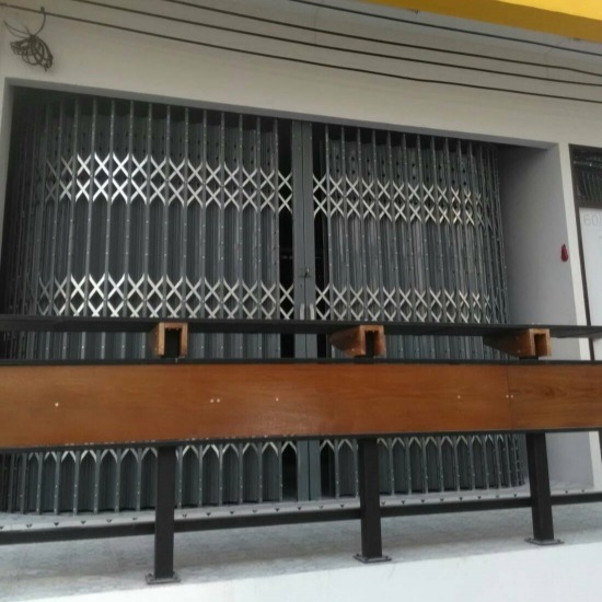 ติดตั้งงานประตูยืดรางโค้ง อาคารพาณิชย์ gatech  ประตูรีโมท gatech  ติดตั้งประตูม้วน  ติดตั้งประตูยืด  ติดตั้งประตูอัตโนมัติ 