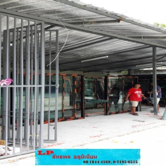 ติดตั้งหน้าต่างบานเลื่อน บางใหญ่ - บริษัท ลัทธพล อลูมิเนียม จำกัด - ติดตั้งหน้าต่างบานเลื่อน  กระจกบานเลื่อน  ประตูบานสไลด์  หน้าต่างกระจกบานเลื่อน  หน้าต่างบานเลื่อน  ช่างบานเลื่อน นนทบุรี 