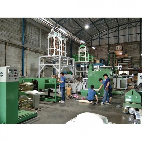 Installation of a plastic blowing machine Installation of a plastic blowing machine 