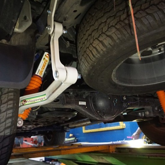 ดีไซน์เนอร์ช่วงล่างรถยนต์  ดีไซน์เนอร์ช่วงล่างรถยนต์ 