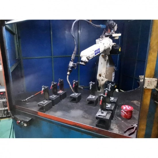 บริษัทผลิตหุ่นยนต์ โรบอท แขนกลในไทย - วัฒนา แมชชีนเทค - หุ่นยนต์เชื่อม ชลบุรี