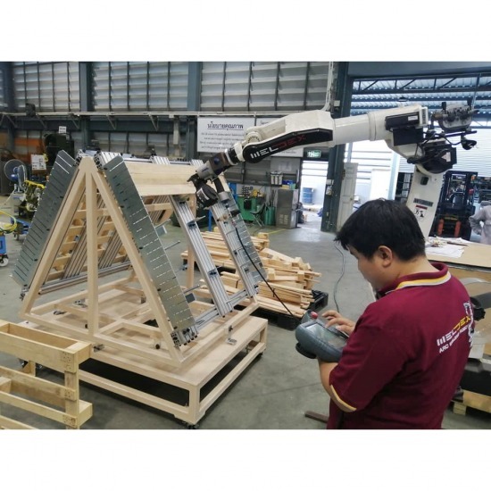 Automatic Robot for Manufacturing Wood Pallets Automatic Robot for Manufacturing Wood Pallets 