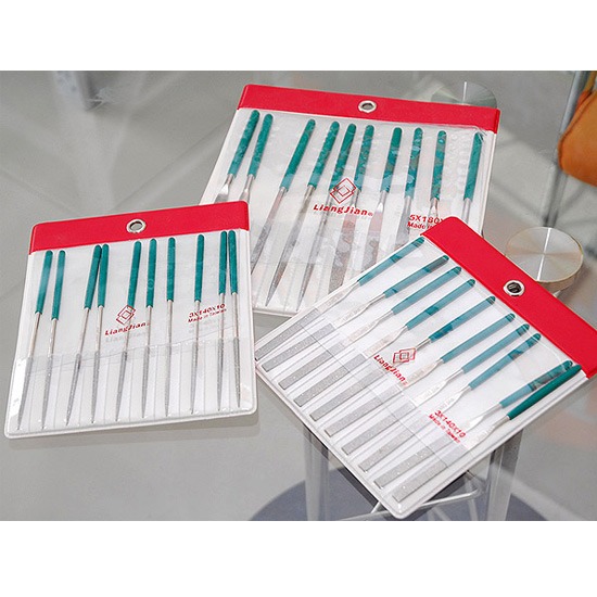 พลาสติก เครื่องฉีดพลาสติก   เครื่องฉีด   ติดตั้งเครื่องฉีด   เครื่องคลูลิ่ง   เครื่องอบเม็ดพลาสติก   เครื่องปั้มลมสกรู   เครื่องซีล   อะไหล่เครื่องจักร 