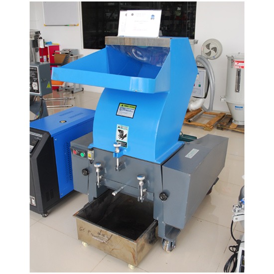 เครื่องบดพลาสติก เครื่องฉีดพลาสติก  เครื่องบดพลาสติก  เครื่องผสมเม็ดพลาสติก  เครื่องชีลเลอร์  เครื่องปั๊มลมสกรู  เครื่องคูลลิ่ง  เครื่องอบเม็ดพลาสติก  ใบมีดcnc  เข็มกระทุ้ง  รับย้ำสายไฮดรอลิค  ถังคูลลิ่งทาวเวอร์  เครื่องจักรพลาสติก  ปั๊มลมสกรู 