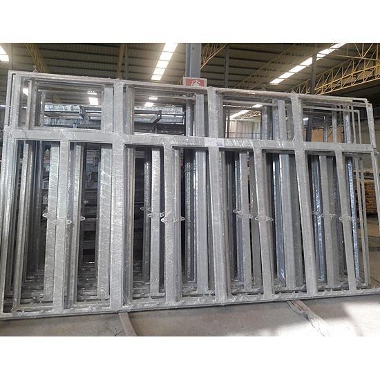 หน้าต่างเหล็ก ประตูทนไฟ  ประตูกันเสียง  ประตูเหล็ก  ประตูหนีไฟ  ประตูบานลูกฟัก  ประตูเหล็กบานเลื่อน  ประตูเหล็กปั้มขึ้นรูป  ประตูเหล็กช่องกระจก  ประตูเหล็กช่องเกล็ด  วงกบเหล็ก  วงกบ  หน้าต่างเหล็ก  หน้าต่าง 