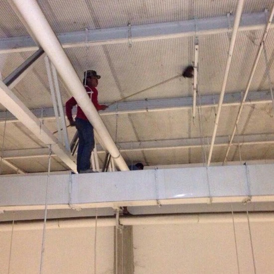 ทำความสะอาดโกดัง ทำความสะอาดป้ายโฆษณา   ทำความสะอาดอาคาร   บริการเช็ดกระจก   บริการแม่บ้าน 