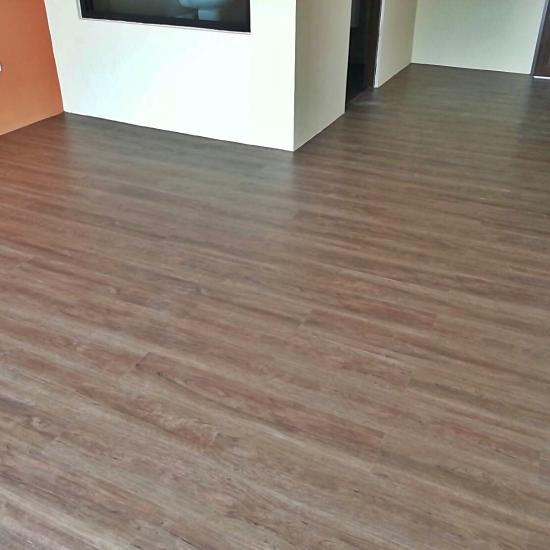 กระเบื้องยาง ไม้ปูพื้นลามิเนต  ไม้พื้นลามิเนต  รับปูพื้นลามิเนต  ไม้ลามิเนต  พื้นไม้ลามิเนต  vinyl floor  รับปูกระเบื้องยาง  กระเบื้องยางปูพื้น  กระเบื้องยาง  laminate flooring 